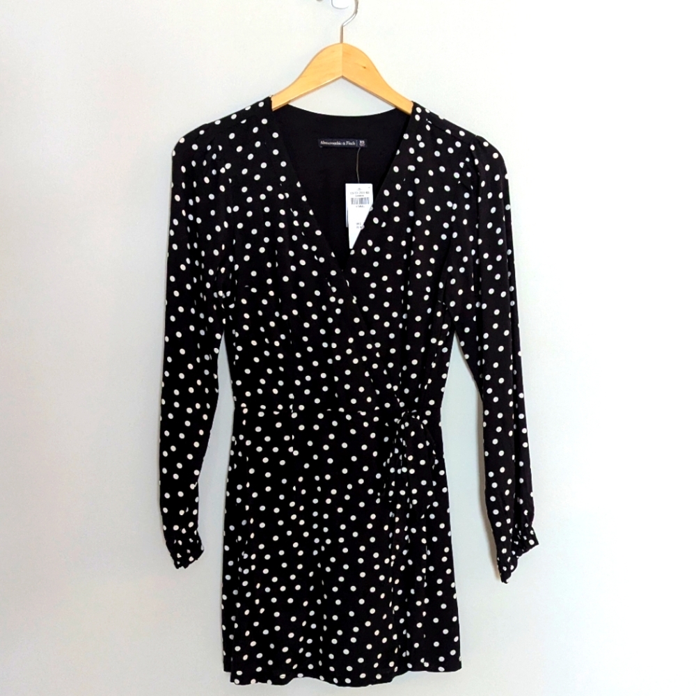 Abercrombie & Fitch NWT long sleeve polka dot wrap dress skort